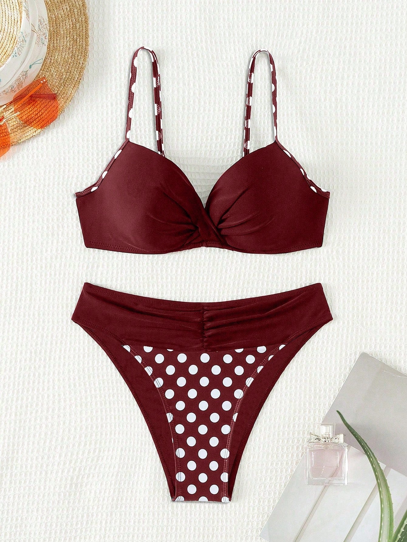 Biquíni Meia Taça Listrado Com Detalhe Cruzado