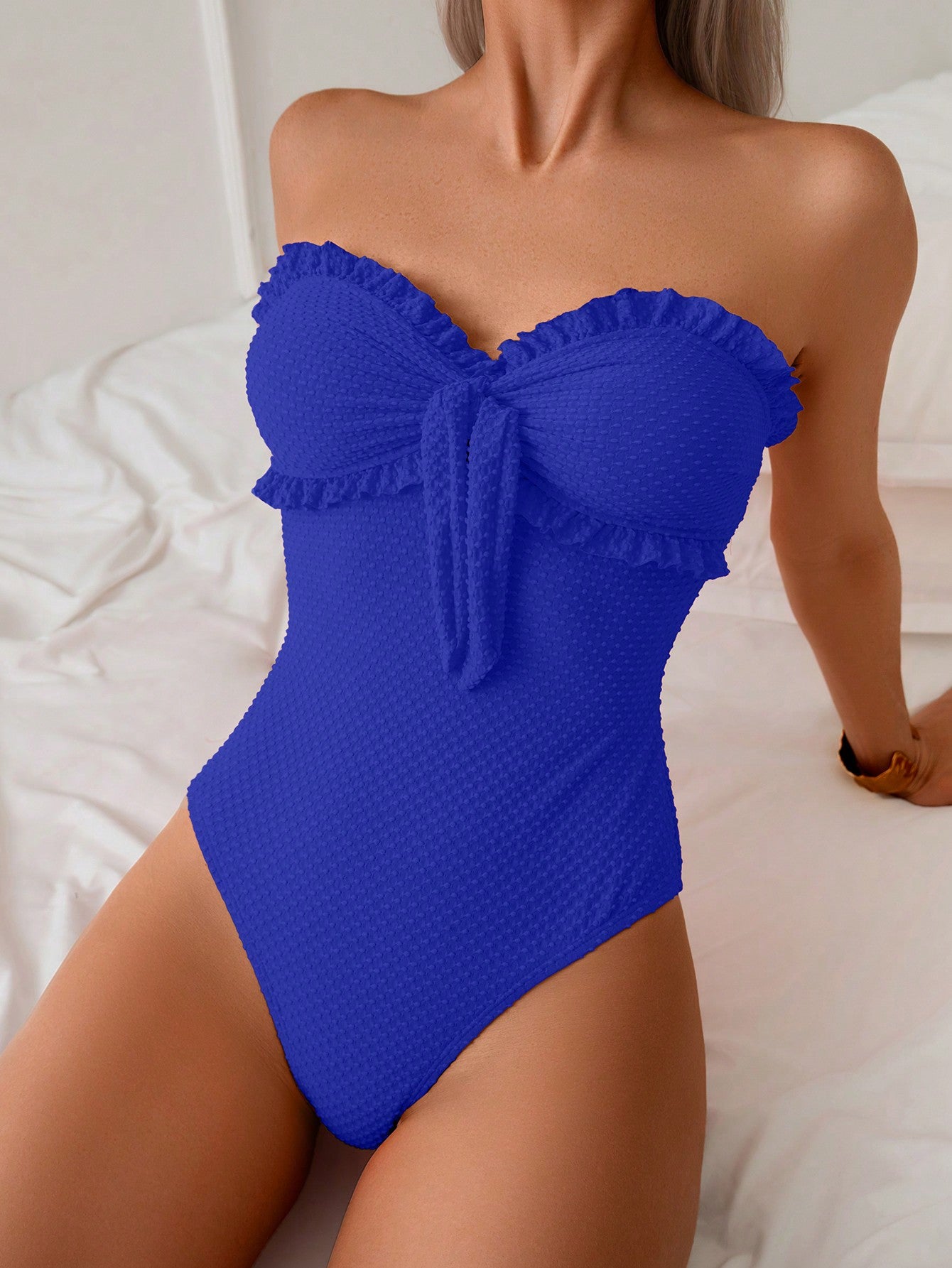 Maiô Tomara Que Caia Texturizado Com Babados Delicados