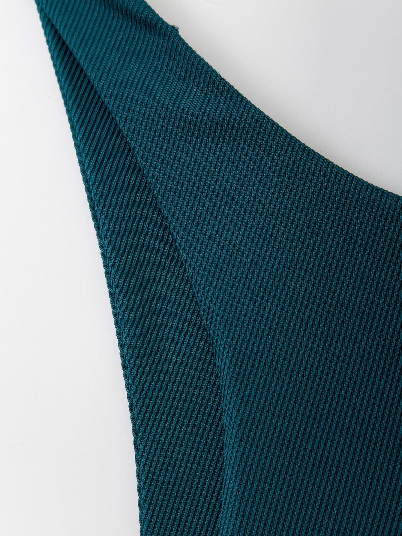 Biquíni Bandeau Asa Delta Canelado Minimalista