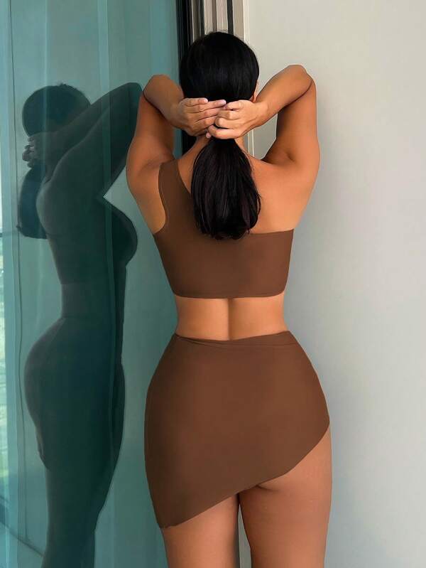 Conjunto Um Ombro Só Com Pareô Assimétrico Elegante