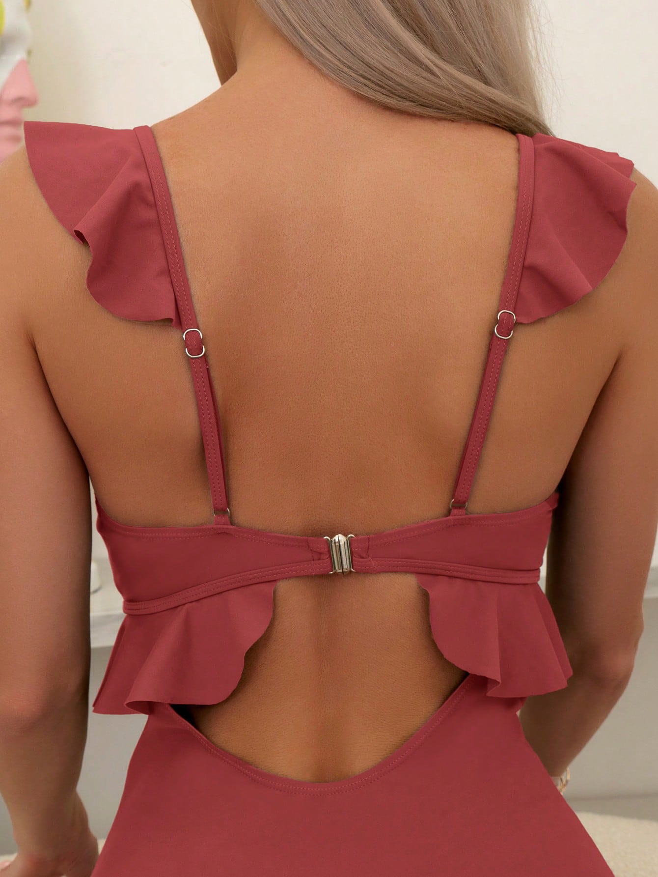 Maiô Decote V Com Babados E Amarração Frontal