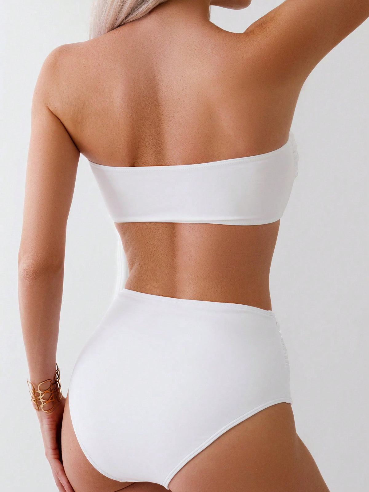 Biquíni Tomara Que Caia Hot Pant Com Flor Central