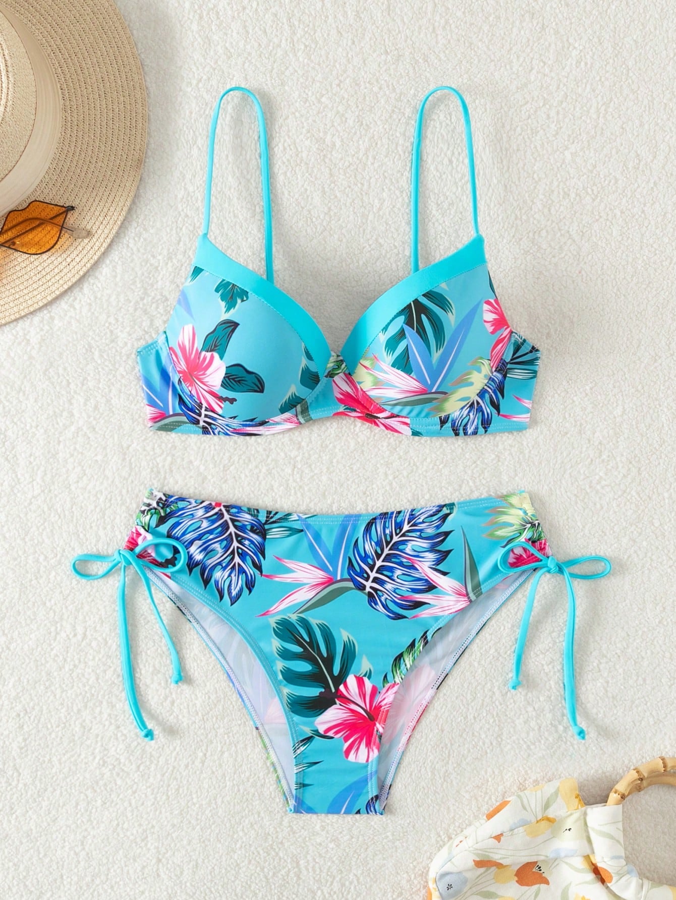 Biquíni Meia Taça Cintura Alta Estampa Floral Tropical