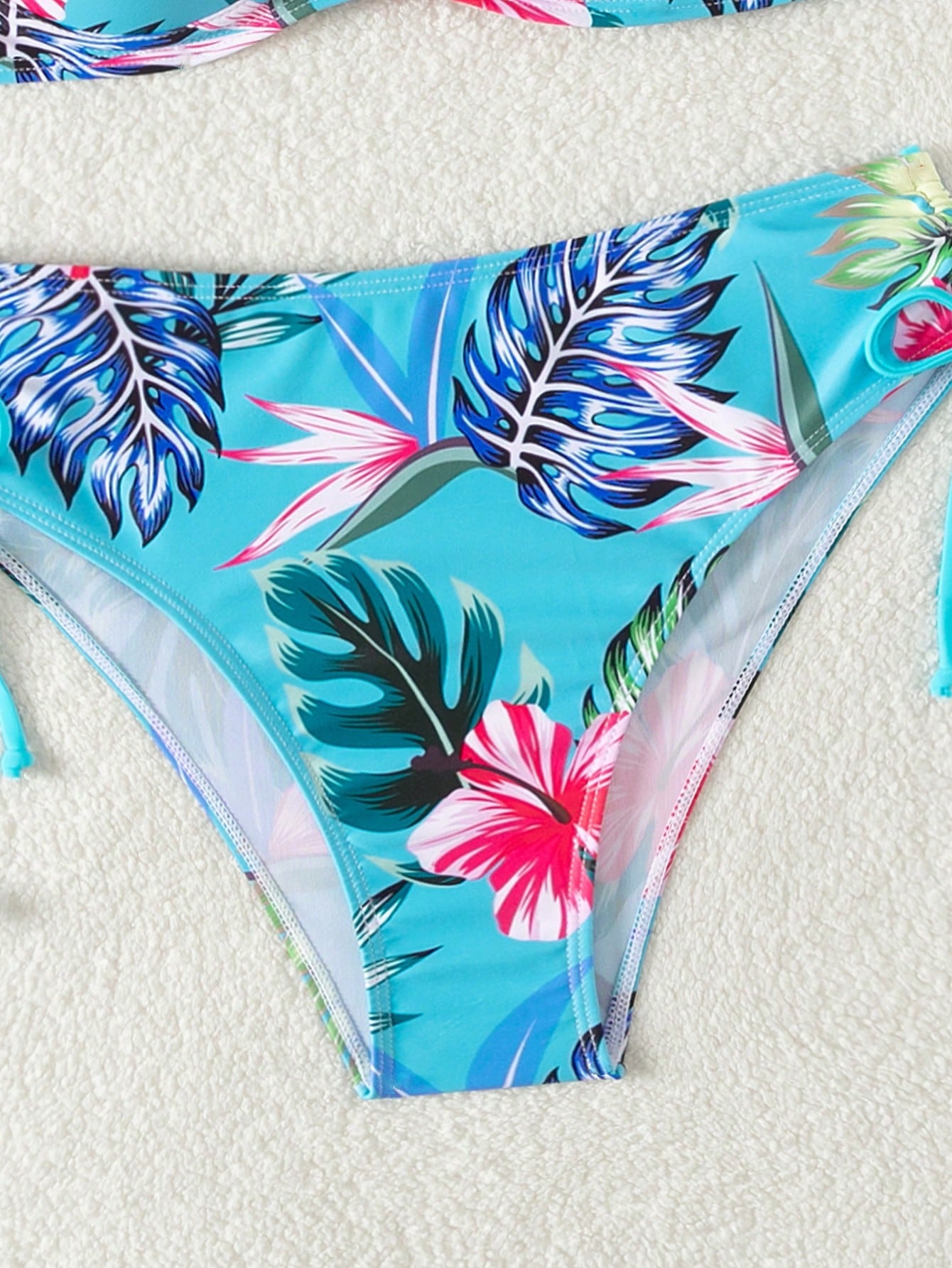 Biquíni Meia Taça Cintura Alta Estampa Floral Tropical