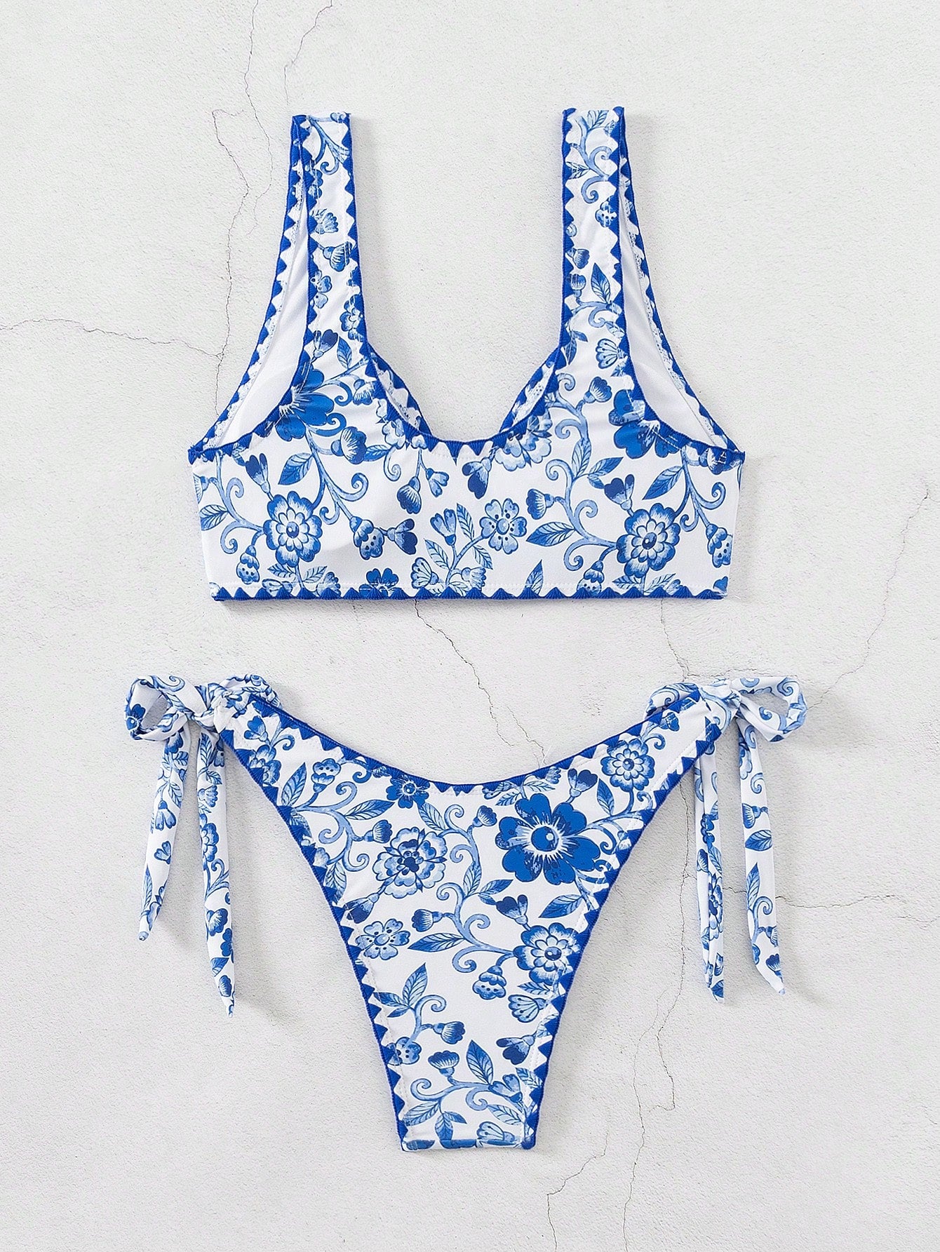 Biquíni Meia Taça Floral Com Laço Frontal E Lateral