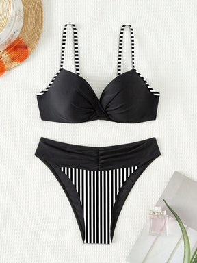 Biquíni Meia Taça Listrado Com Detalhe Cruzado