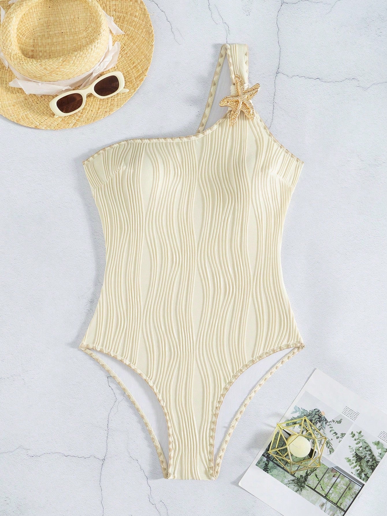 Maiô Um Ombro Só Texturizado Com Detalhe De Estrela Do Mar