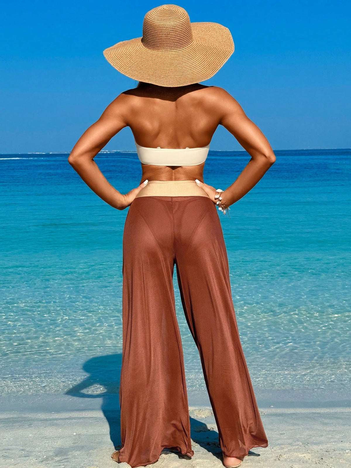 Conjunto Com Calça Pantalona E Detalhe Em Pedra Elegante