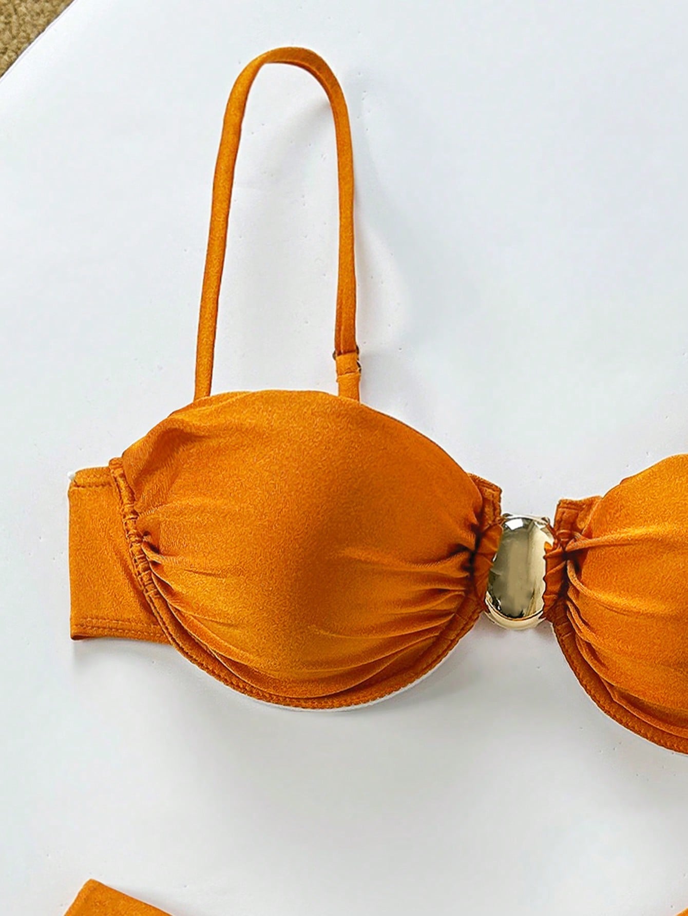 Biquíni Meia Taça Com Aviamento Central Estilo Clássico