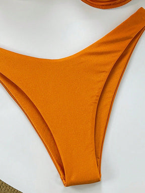 Biquíni Meia Taça Com Aviamento Central Estilo Clássico