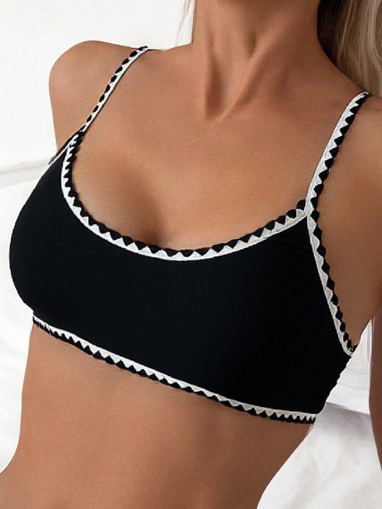 Biquíni Top Reto Com Detalhe Geométrico