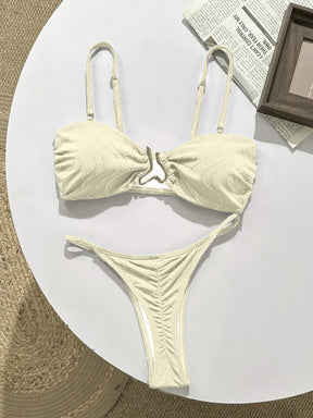 Biquíni Meia Taça Texturizado Com Detalhe Metálico