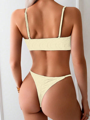 Biquíni Meia Taça Texturizado Com Detalhe Metálico