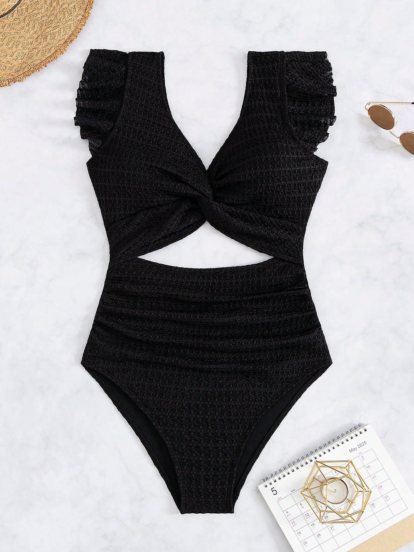 Maiô Decote V Com Recorte Frontal E Babados Elegante