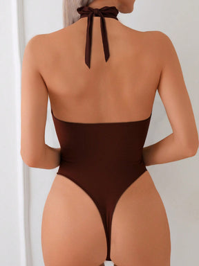 Maiô Decote Profundo Com Detalhes Metálicos Elegante