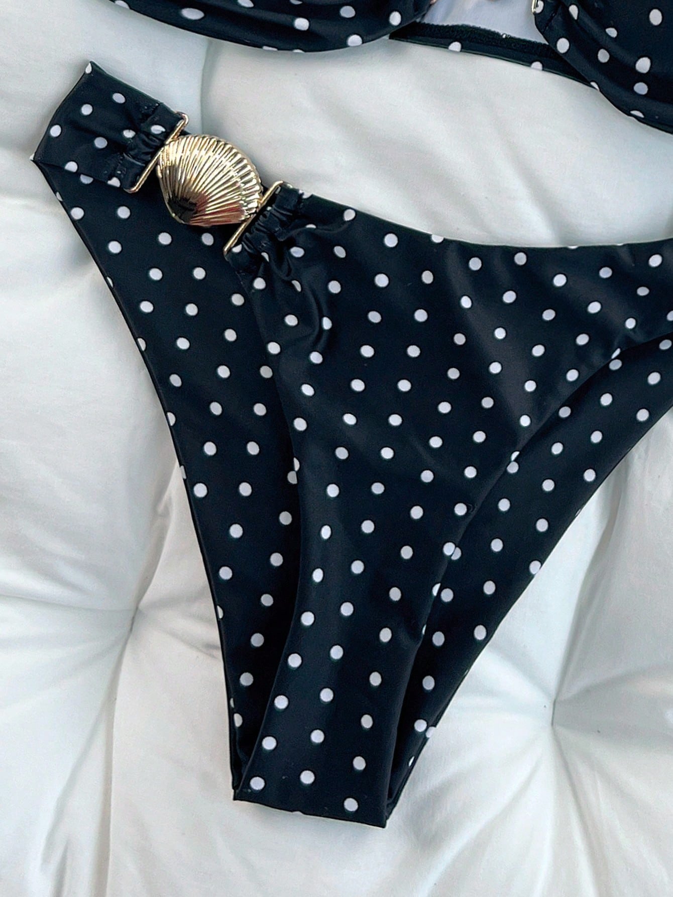 Biquíni Poá Retrô Com Argola Central E Alças Largas