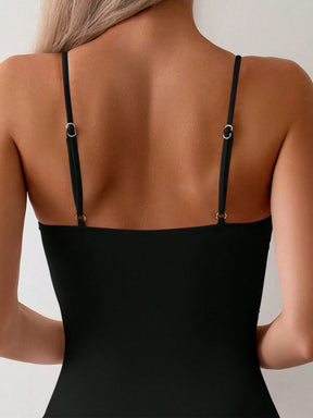 Maiô Tomara Que Caia Com Recorte Central E Detalhe Metálico